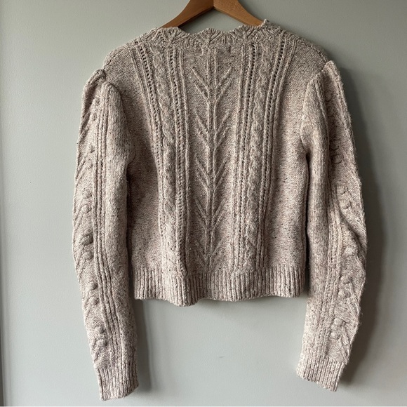Oatmeal scalloped crew neck with detail - Picture 5 of 5